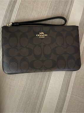 Coach Black & Dark Brown Signature Wristlet with Gold Logo new without tags